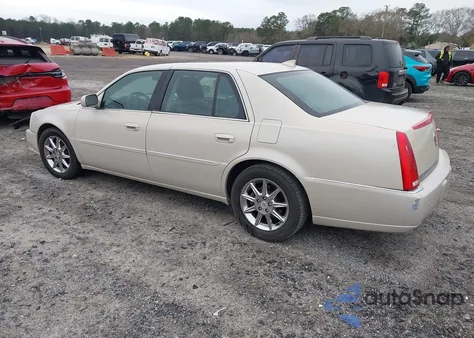 2011 Cadillac Dts Luxury Collection z USA, uszkodzony, nr VIN 1G6KD5E66BU138678